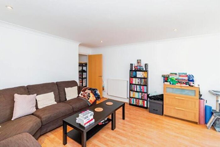 2 Bedroom Apartment To Rent In Winchester Road, Southampton, SO16