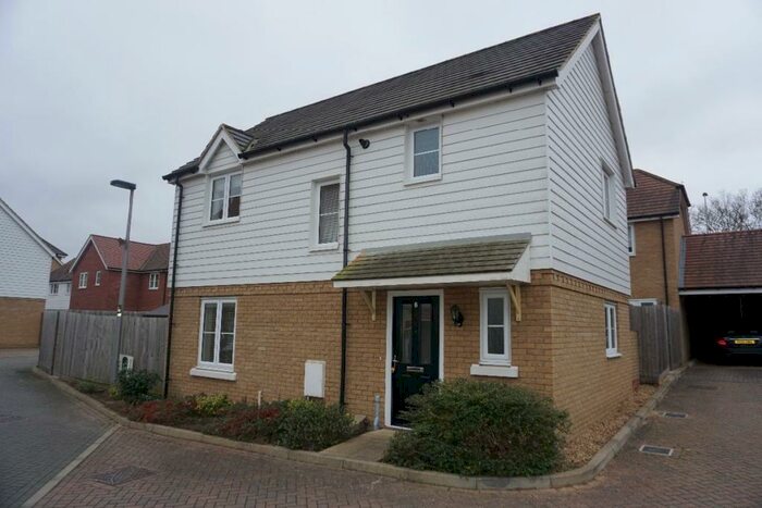 3 Bedroom Detached House To Rent In Mead Crescent, Redhouse Park, MK14