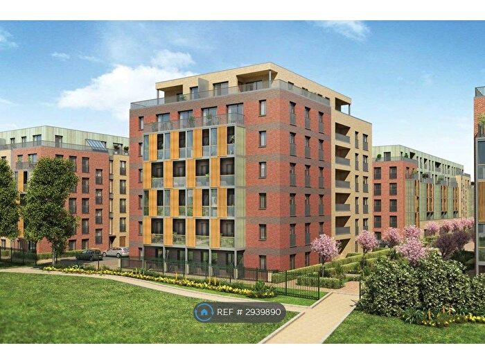2 Bedroom Flat To Rent In Maxwell Road, Romford, RM7