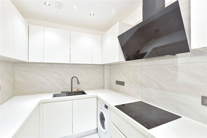 3 Bedroom Semi-Detached House For Sale In Whitehill Road, Crowborough, East Sussex, TN6