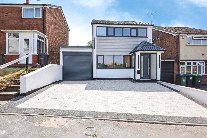 3 Bedroom Detached House For Sale In Doulton Road, Rowley Regis, B65