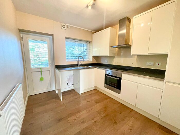 2 Bedroom Flat To Rent In Lower Road, Loughton, IG10