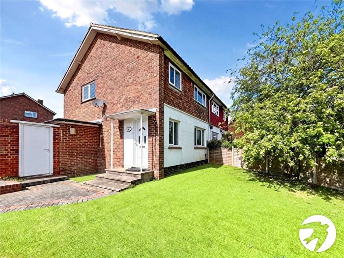 3 Bedroom Semi Detached House To Rent In Fulmar Road, Rochester, Kent, ME2