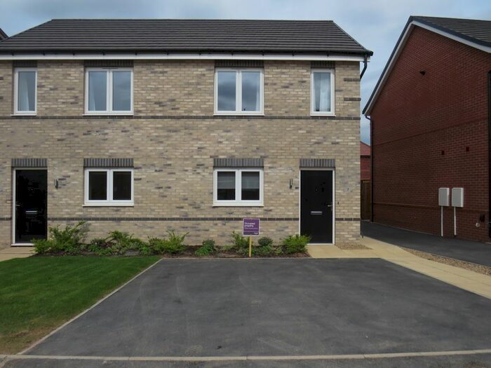 2 Bedroom Property To Rent In Munday Lane, Warwick, CV34