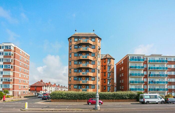 2 Bedroom Flat To Rent In Kingsway, Hove, BN3