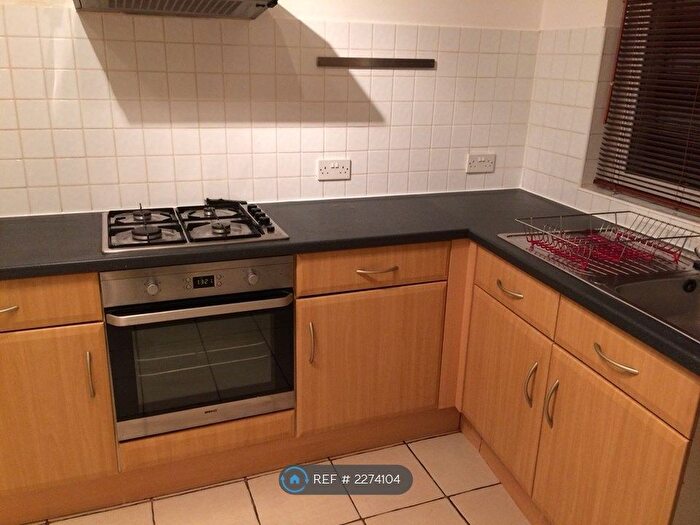 1 Bedroom Flat To Rent In Eaton Crescent, Swansea, SA1