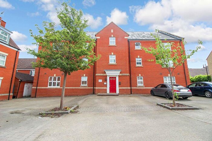 2 Bedroom Flat For Sale In Phoenix Gardens, Swindon, SN25