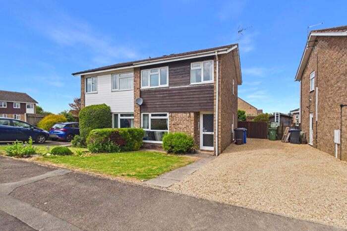 3 Bedroom Semi-Detached House To Rent In Beech Close, Towcester, NN12