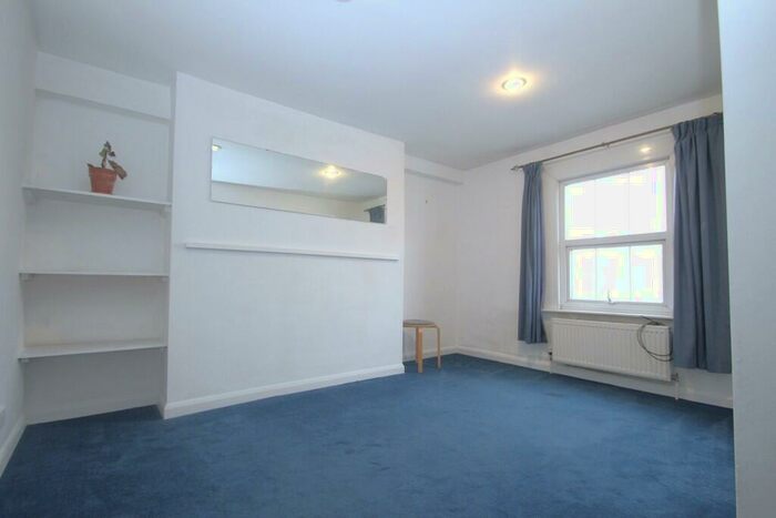 1 Bedroom Apartment To Rent In Bridge Road, East Molesey, KT8