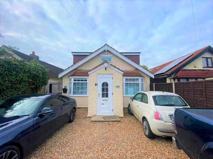 3 Bedroom Maisonette To Rent In Pole Hill Road, Hillingdon, UB10