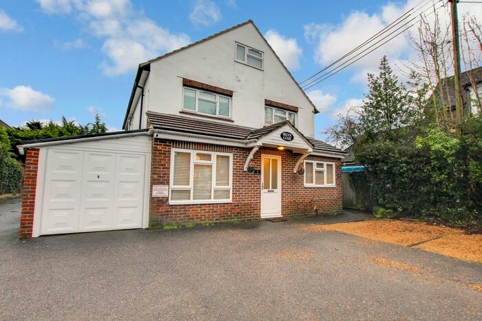 2 Bedroom Maisonette To Rent In Brookhill Road, Copthorne, RH10