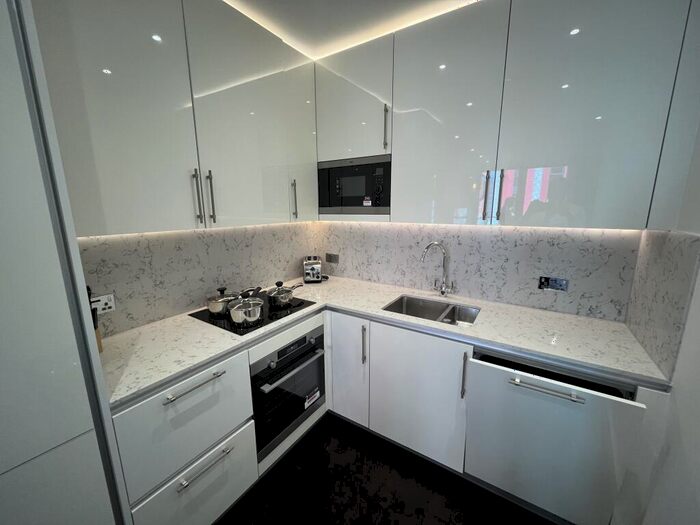 1 Bedroom Apartment To Rent In Thornes House, Nine Elms, SW11