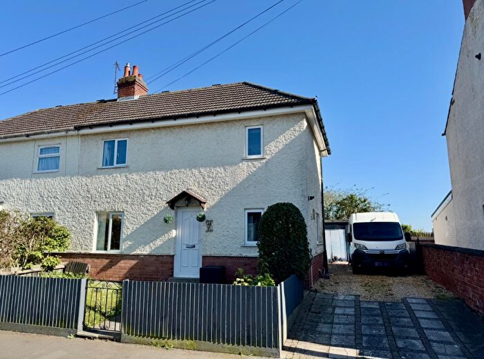 3 Bedroom Semi-Detached House To Rent In Underwood Road, Rothwell, NN14