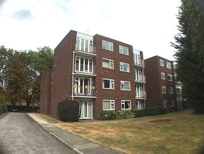 2 Bedroom Flat To Rent In The Hunters, Foxgrove Road, Beckenham, Kent, BR3