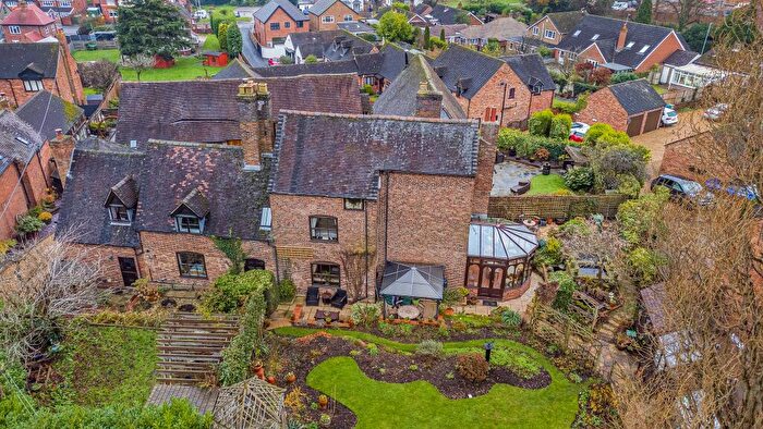 5 Bedroom Detached House For Sale In Church Farm House, Dosthill, Tamworth, B77