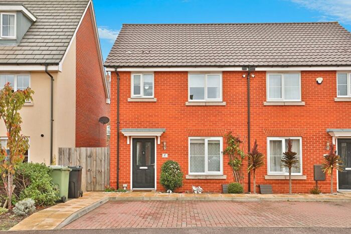 3 Bedroom Semi Detached House For Sale In Randall Road, Sprowston, Norwich, Norfolk, NR7