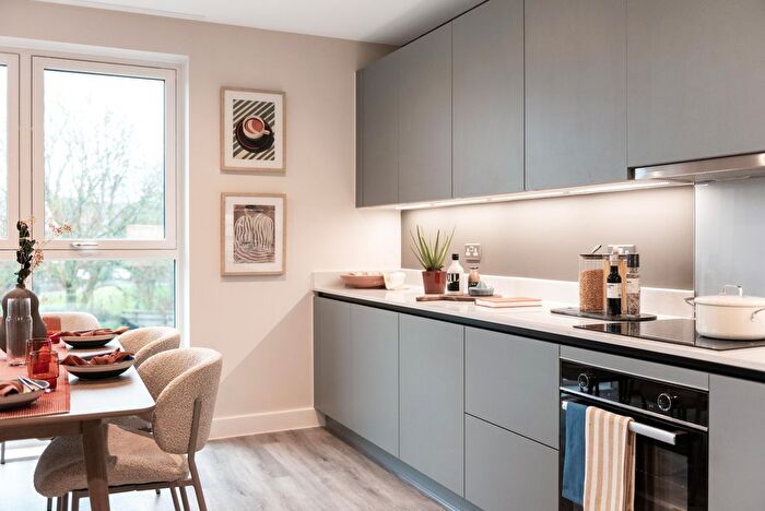 2 Bedroom Flat For Sale In Banks Road, Kidbrooke, SE3