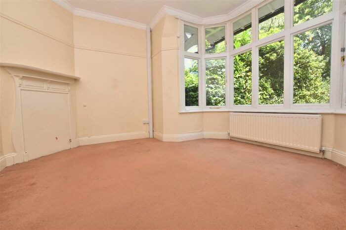 3 Bedroom Apartment To Rent In Gff Redlands Road, RG1