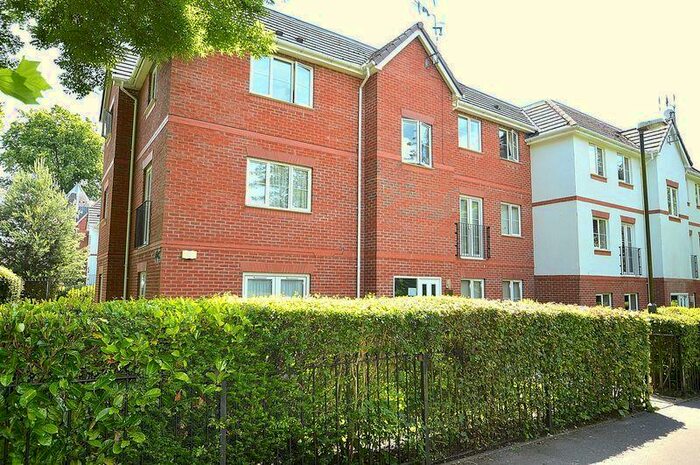 2 Bedroom Flat To Rent In Alder Court, Haunch Lane, Kings Heath, Birmingham, B13