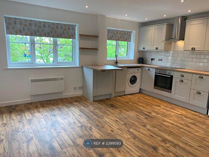 1 Bedroom Flat To Rent In Longford Place, Manchester, M14