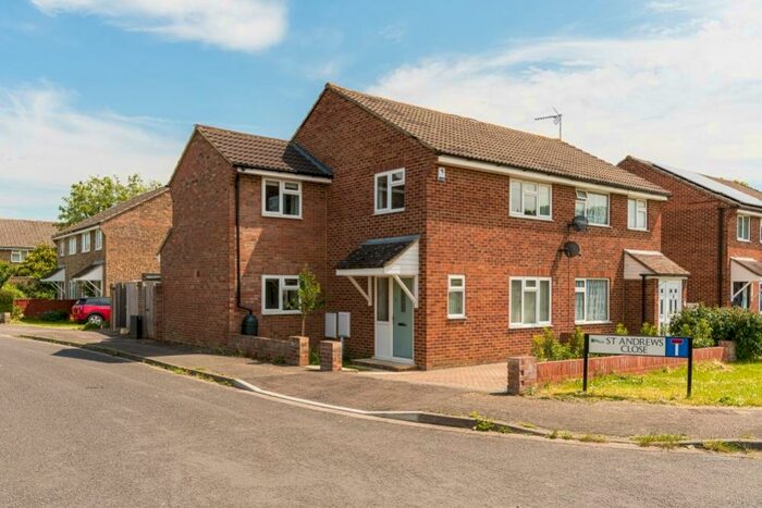 4 Bedroom Semi-Detached House To Rent In Elizabeth Avenue, Abingdon, OX14