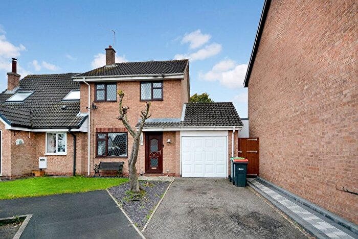 3 Bedroom Semi-detached House For Sale In Penhale Drive, Hucknall, NG15