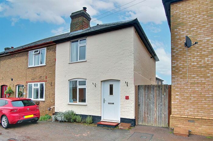 3 Bedroom End Of Terrace House To Rent In Hall Green Lane, Fenstanton, PE28