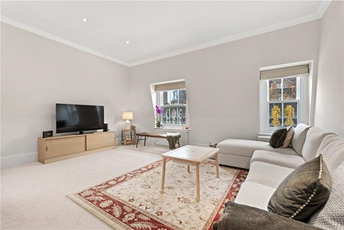3 Bedroom Flat To Rent In Addison Road, Holland Park, London, W14