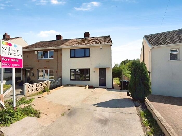 2 Bedroom Semi-Detached House For Sale In The Drive, Kippax, Leeds, LS25