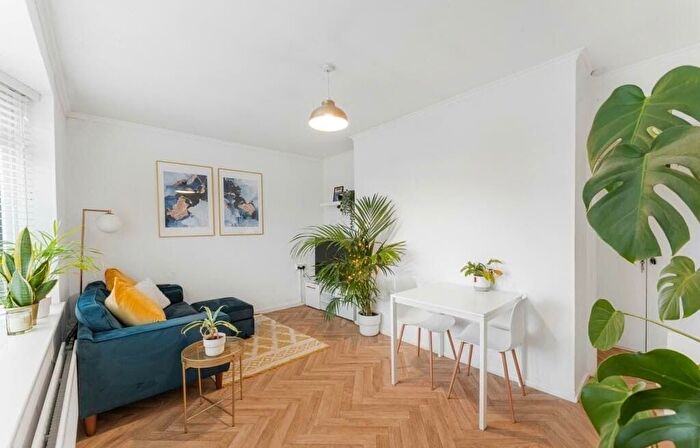 1 Bedroom Flat To Rent In Hepworth Gardens, Barking, IG11