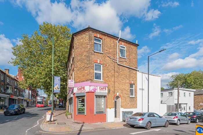 3 Bedroom Flat To Rent In Norwood High Street, London, , West Norwood, London, SE27