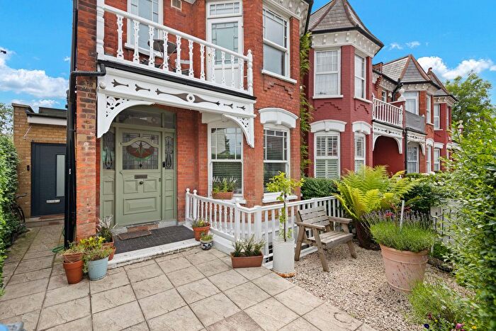 2 Bedroom Flat For Sale In Aberdeen Road, London, NW10