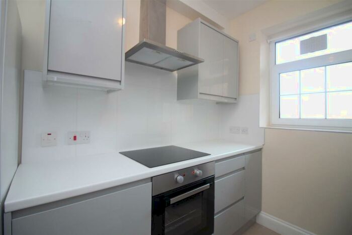 2 Bedroom Flat To Rent In Teale Street, London, E2