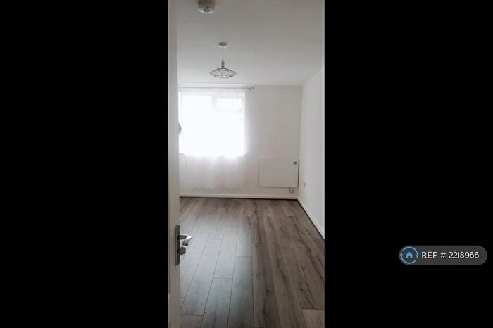 1 Bedroom Terraced House To Rent In Great Strand, London, NW9