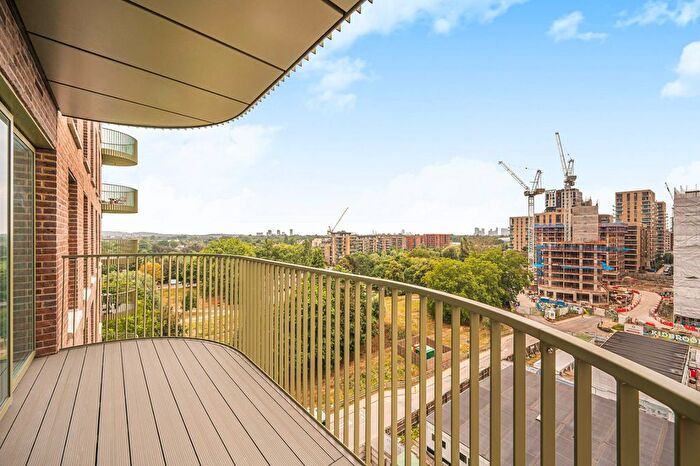 3 Bedroom Flat To Rent In Cairncross House, Townsend Road, SE3