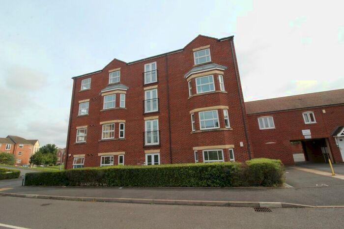 2 Bedroom Flat To Rent In Wharf Lane, Solihull, West Midlands, B91