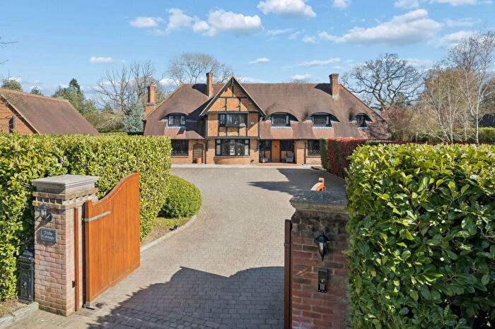 5 Bedroom Detached House For Sale In Dorney Wood Road, Burnham, Buckinghamshire., SL1