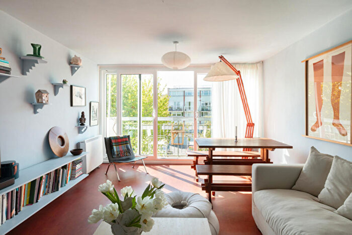 2 Bedroom Maisonette For Sale In Sylvan Road, London, SE19