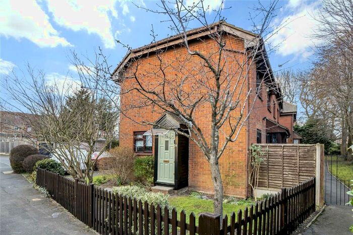 1 Bedroom Maisonette To Rent In Hamilton Way, Palmers Green, London, N13