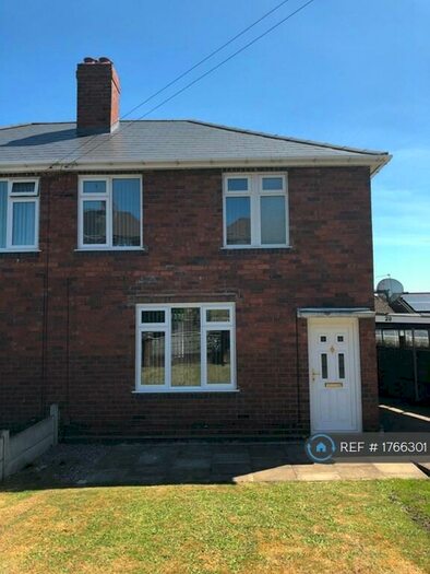 3 Bedroom Semi-Detached House To Rent In Hillbank Road, Halesowen, B63