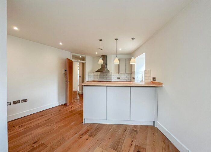 2 Bedroom Flat To Rent In Castle Hill Road, Hastings, TN34