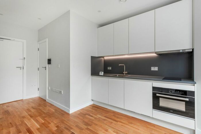 Studio To Rent In Cedar Road, Sutton, SM2