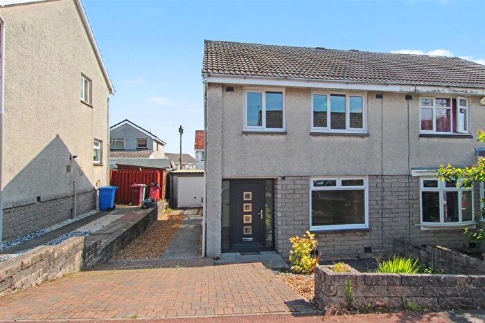 3 Bedroom Property For Sale In Andrew Place, Carluke, ML8