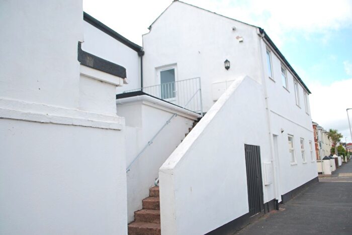 1 Bedroom Flat To Rent In Victoria Road, Exmouth, EX8