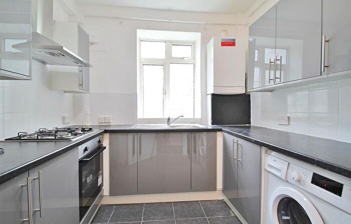 3 Bedroom Flat To Rent In Church Road, Isleworth, TW7