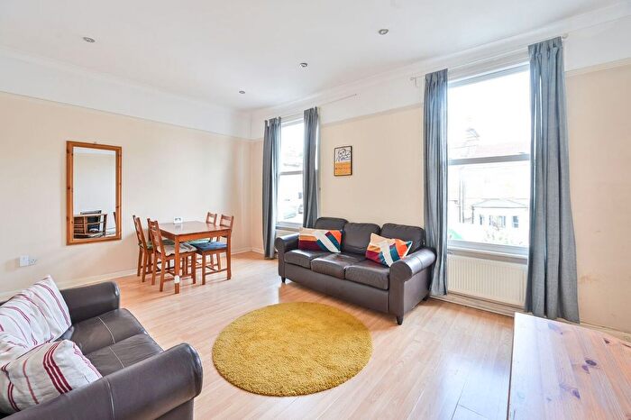 3 Bedroom Flat To Rent In Drakefell Road, Nunhead, London, SE4