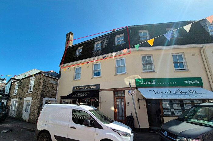 2 Bedroom Flat To Rent In Salcombe, Devon, TQ8