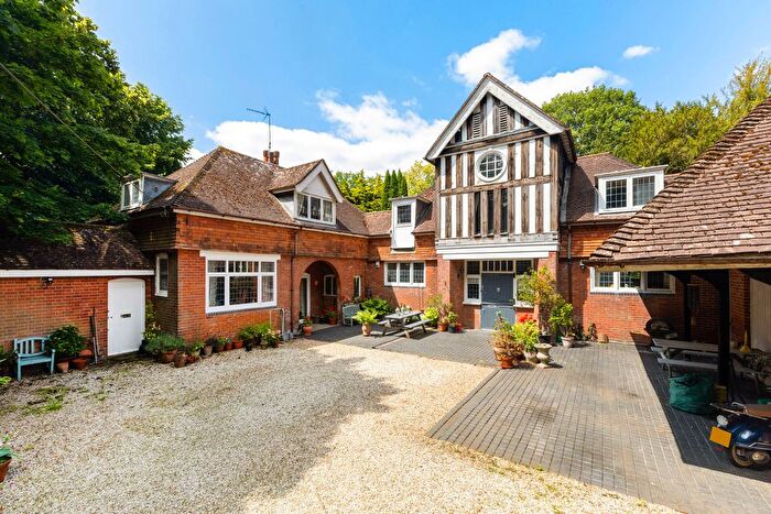 4 Bedroom Detached House For Sale In Rodgate Lane, Haslemere, GU27