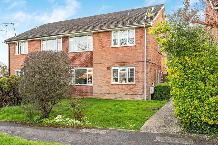 2 Bedroom Apartment To Rent In Oak Tree View, Farnham, Surrey, GU9