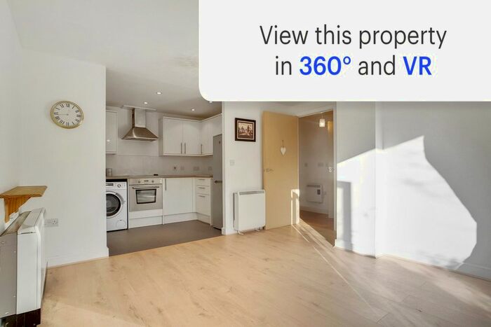 1 Bedroom Flat To Rent In Kirkdale Road, London, Greater London E11